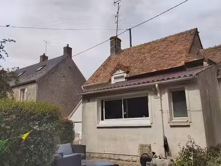 maison de campagne / binas