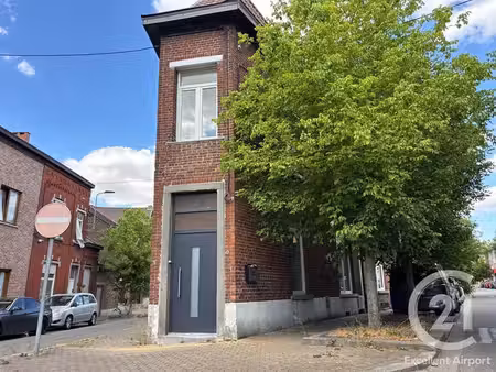 maison 3 chambres avec 2 salles de douche – 875 €/mois