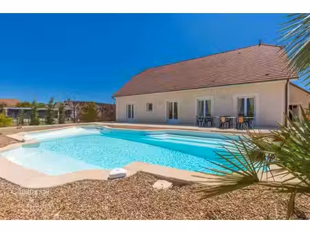 lonchamp sur une parcelle de 2876 m2 maison de 150 m2 avec garage et piscine