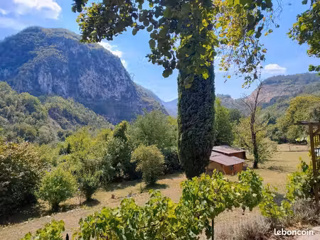 au calme et avec une très belle vue