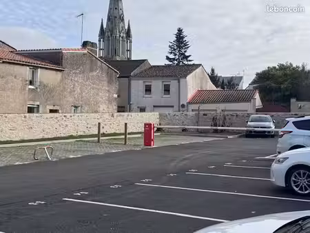 location - place de parking