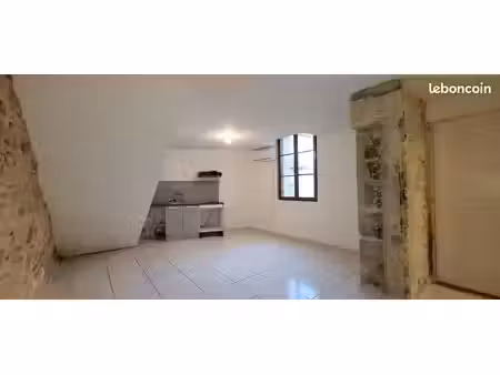studio 1 pièce 30 m²