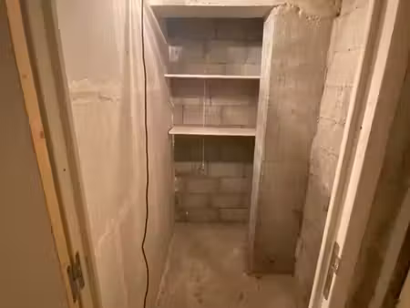 box sécurisé 2m² – accès facile  idéal stockage
