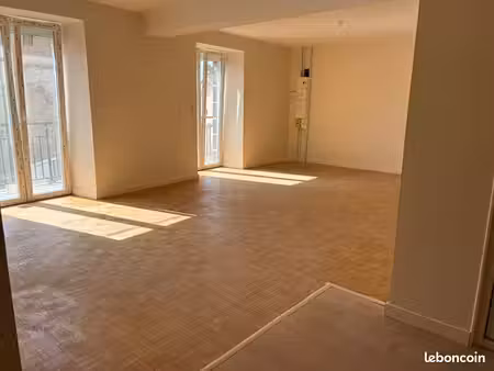 f4 crouzol volvic 116.10 m2 calme refait a neuf avec terrasses