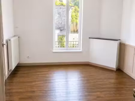 ? maison avec garage  2 chambres ?️ et jardin ?