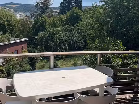 maison individuelle de caractère avec jardin et 2 garages — la vivaraize / fauriel