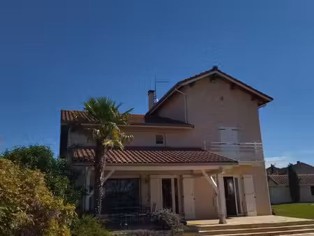 maison 180 m² à 10 minutes de montbrison sur 3000 m² de terrain clos et arboré