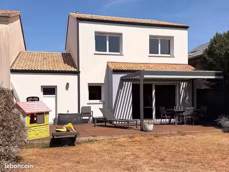 maison familiale 6 pièces de 114 m² avec 4 chambres