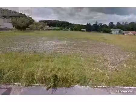 terrain 450 m² pomacle