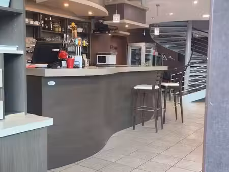 bar restaurant