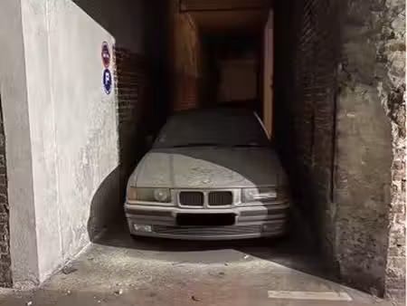 parking situé rue de trévise