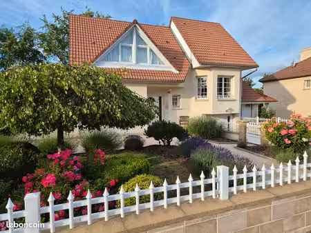 vends maison individuelle avec piscine