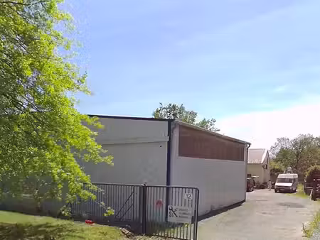 entrepôt 220 m² saint hilaire de chaleons
