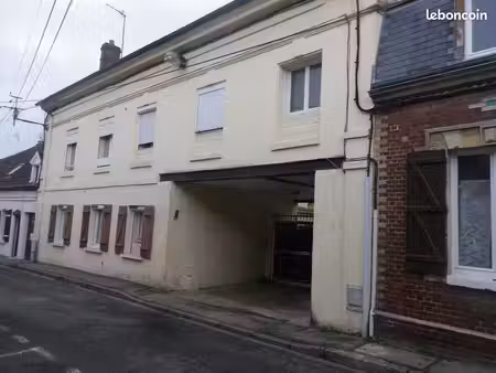a vendre f2 av place de parking