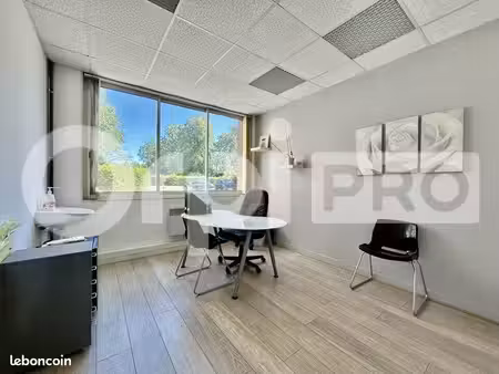 bureau 13 m²