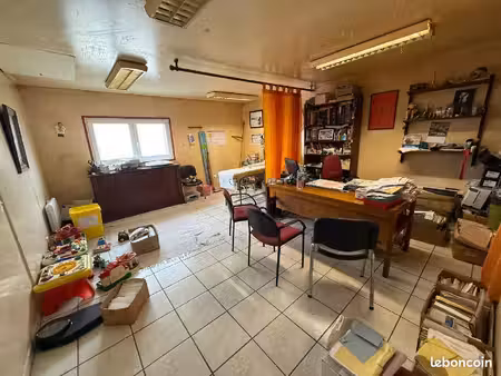 bureau 49 m²