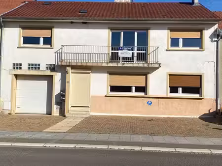 maison mitoyenne de 8 pièces  145 m2 située à tremery 57300   comprenant 2 appartements  u