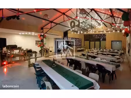 bâtiment 365 m²