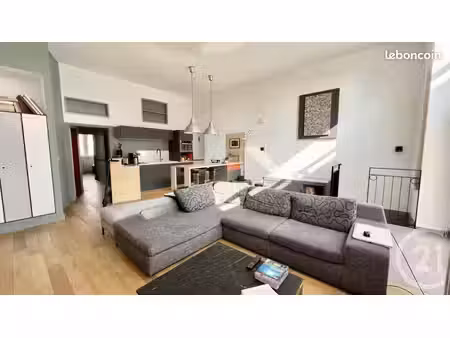 loft 2 pièces 79 m²