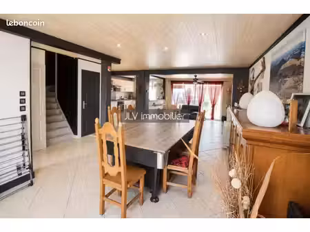 maison 6 pièces 105 m²