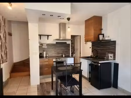 duplex f2 avec terrasse/jardin parking privé