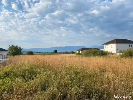 terrain 1 320 m² beuste