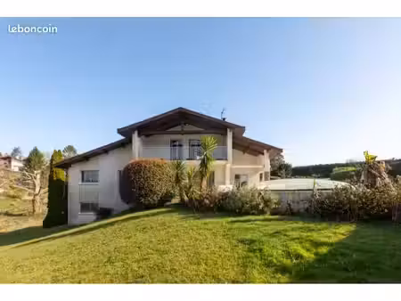 vends maison avec piscine à arbonne