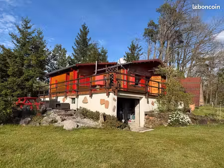 coup de cœur mignon petit chalet à moderniser  proche étang de baignade