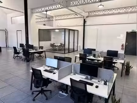 salle espace de coworking / 210 m² bureaux à louer