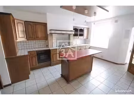 immeuble 9 pièces 201 m²