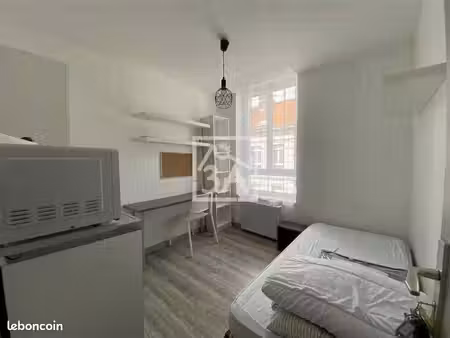 immeuble 15 pièces 221 m²