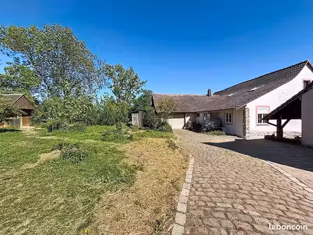 maison 9 pièces 234 m²
