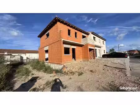 villa 4 pièces 100 m²