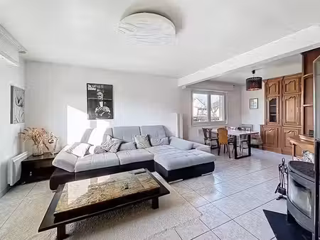 location meublée maison 5 pièces 89.94 m² à erstein (67150)  1 400 €