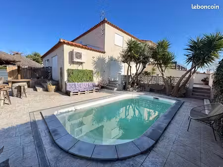 villa 5 pièces 150 m²