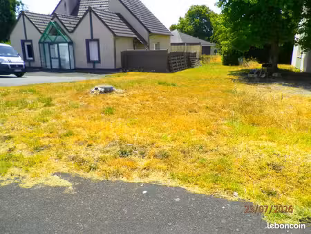 terrain constructible 220m2-centre moncé en belin