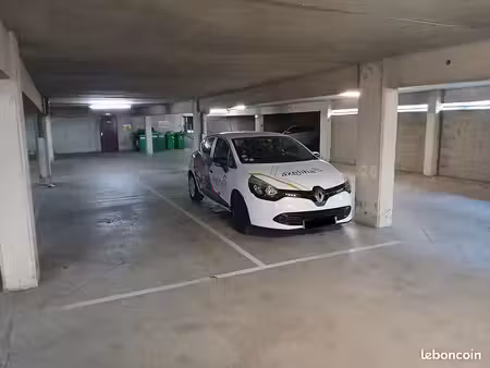 parking/box le mans