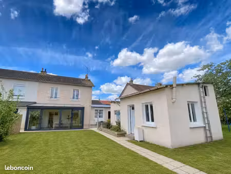 maison de ville 101 m² arnage