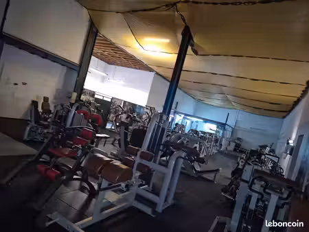 fond de commerce salle de sport  musculation  fitnesss