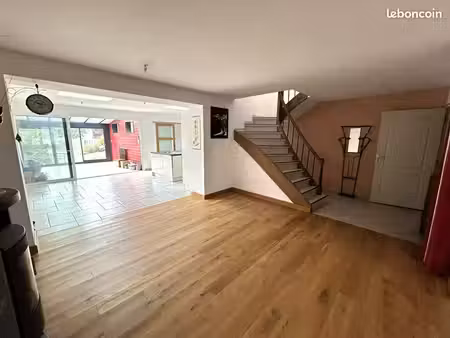 maison de ville 6 pièces 145 m²