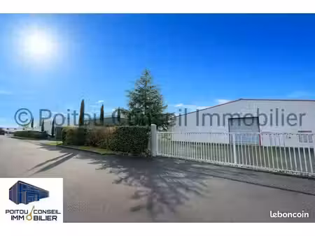 local d'activité 860 m²