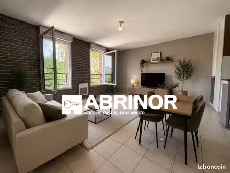 studio 1 pièce 32 m²