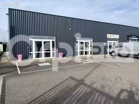local d'activité 95 m²