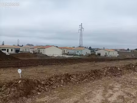 terrain 369 m² echire