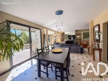 maison 8 pièces 293 m²