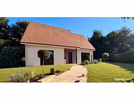 maison familiale 132 m² – 4 chambres – sous-sol complet – terrain 654 m²