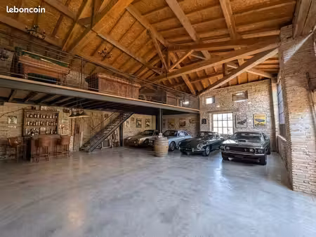 club house automobile / conciergerie / garage / emplacement voiture
