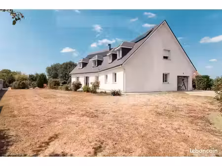 maison 10 pièces 235 m²
