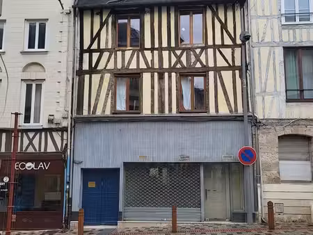 local commercial rue beauvoisine