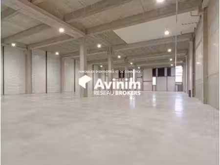 entrepôt 1077 m² élancourt